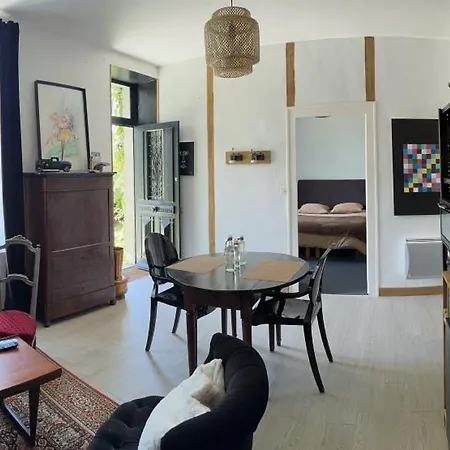 Holiday home Cottage-saint Laurent Sur Sevre Saint-Laurent-sur-Sevre