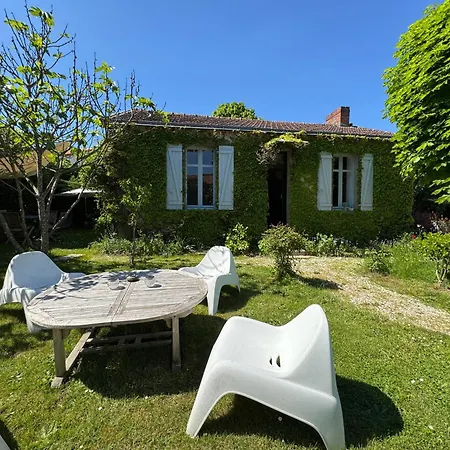 Cottage-saint Laurent Sur Sevre Holiday home