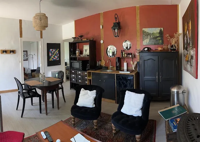 Cottage-saint Laurent Sur Sevre * 塞夫勒河畔圣洛朗