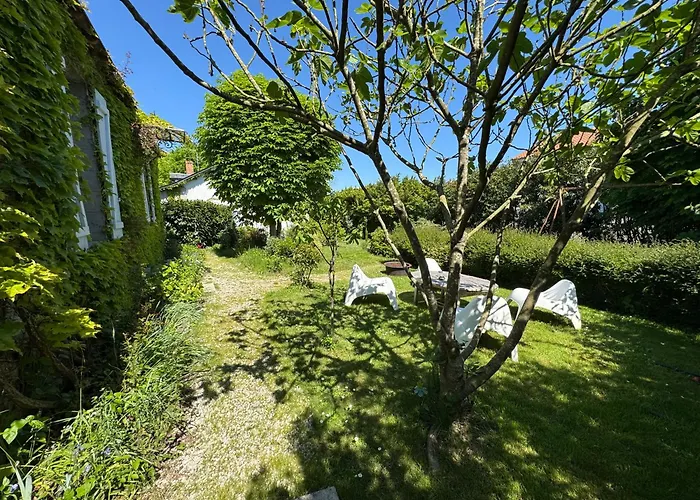 Cottage-saint Laurent Sur Sevre 度假居 *