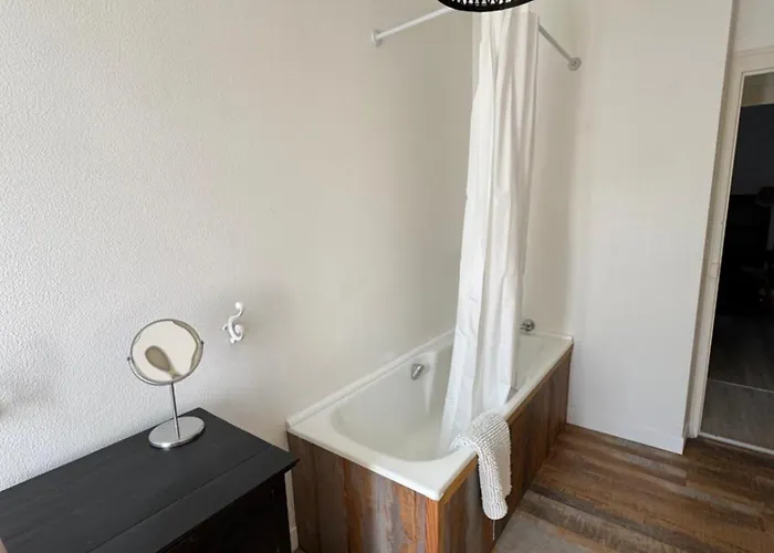 Cottage-saint Laurent Sur Sevre * 塞夫勒河畔圣洛朗